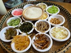 -包整·丝娃娃(一览甲秀楼风景店)