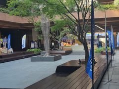 -瑞虹新天地月亮湾