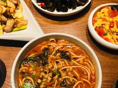 -云海肴·汽锅鸡·云南菜(天山百盛优客店)