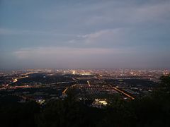 -鬼笑石后山停车场