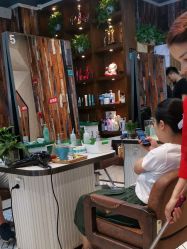 -PE SALON