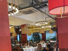 -刘姐啤酒鱼民族演艺餐厅(西街总店)