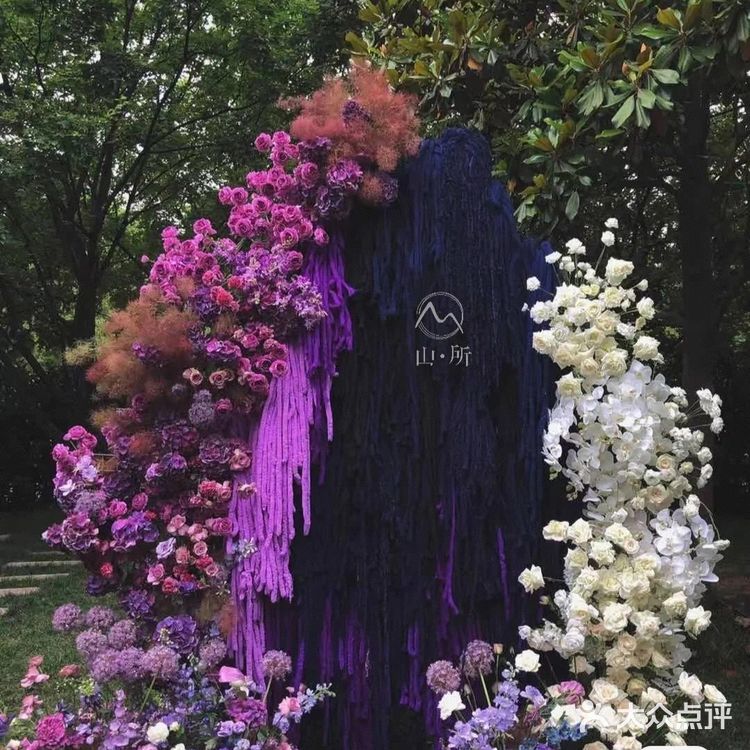 传统婚礼和现代婚礼