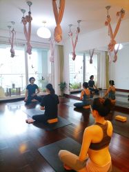 -Yvon yoga 瑜伽·精准体态管理中心