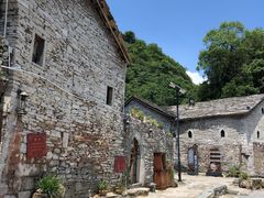 -高荡千年布依古寨旅游景区