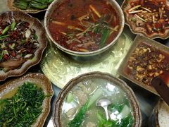 -石磨豆花家常菜·牦牛排土火锅