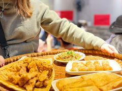 -爆炸头阿姨小四川正宗川味小吃(无任何分店)