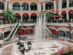 -佛罗伦萨小镇广佛名品奥特莱斯(疏港路店)