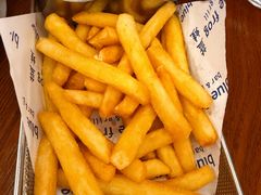 黑松露风味薯条佐帕玛森芝士-bluefrog蓝蛙(新三里屯太古里店)