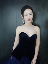 点击看大图 -艾米丽婚纱礼服