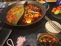 -鹿鸣山草本茶香火锅(园西路店)