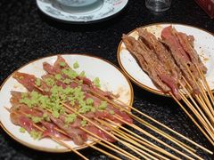 -何妹湿辣牛肉·粤式烧烤砂煲(桂雅路店)