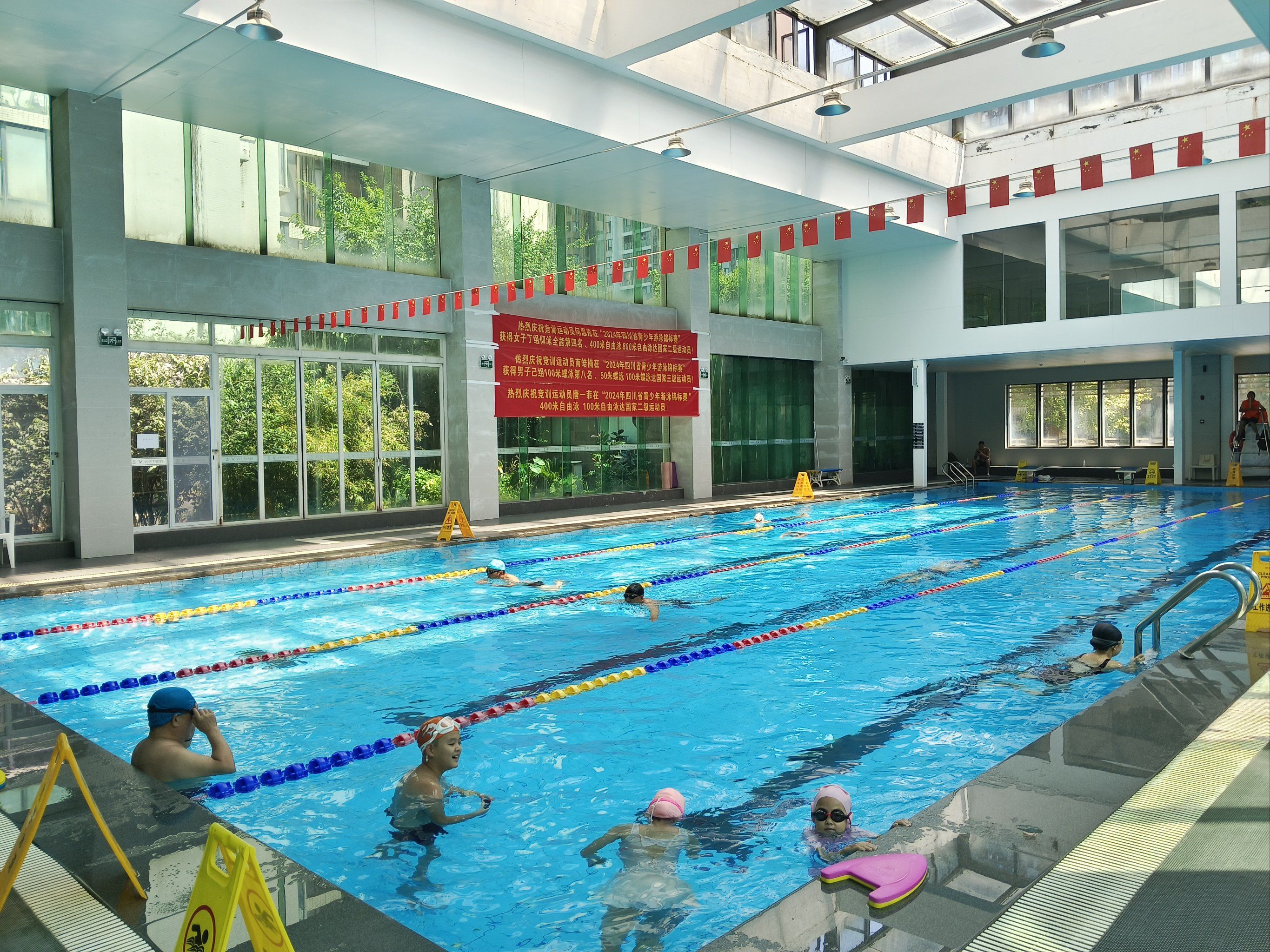 学校延迟,泳池可不会