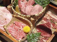 -山川小町·极番烧肉(新地假日广场店)