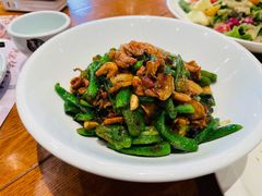 -黄泥岗·地道湖北菜(奥特莱斯店)