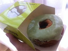 绿茶羊角甜甜圈-西点坊(浦东香格里拉店)