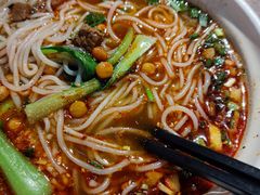 张飞牛肉粉-爆炸头阿姨小四川正宗川味小吃(无任何分店)