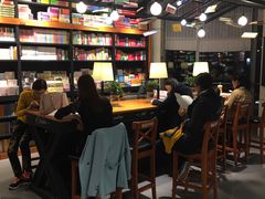 -西西弗书店&矢量咖啡(凯德晶萃广场店)