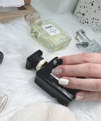 -灰姑娘美甲美睫馆