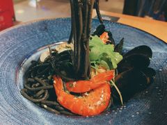 缤纷墨鱼汁海鲜意面-囧吉香生蚝牛排馆(湖北路店)