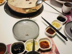 -洪氏嗨捞·广东猪肚鸡·椰子鸡火锅(西咸万象城店)