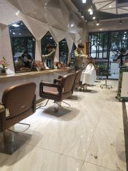 -PE SALON