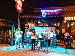 -席娜卡琳火车铁道夜市