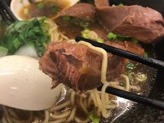 -尊品原汁牛肉面
