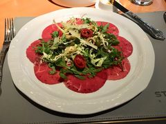 腌制生牛肉片配帕尔马芝士-牛排家(北京王府井澳门中心店)