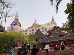 -勐巴拉娜西大剧院