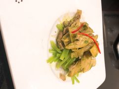 绿意椒麻鸡-亢龙太子酒轩(东湖店)