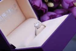 -威德钻石-克拉钻大本营(南京东路店)