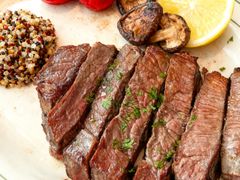 -MONICH牛排融合餐厅(和义大道购物中心店)