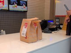 -麦当劳(深圳北站B2检票口楼上)