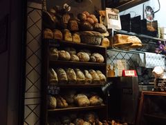 面包甜点陈列柜-Juicy Bakery(大学路店)