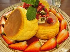 莓果奶油芝士舒芙蕾松饼-UPPER KITCHEN(延安路店)