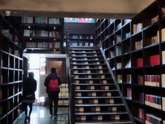 -钟书阁(松江泰晤士小镇店)