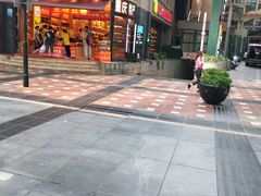 -八一好吃街·高品美食广场