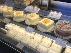 -红宝石·鲜奶小方·海派西点房(金杨店)
