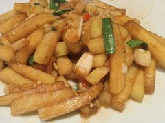 酸冬瓜炒莲藕尖-吃饭皇帝大土家民族菜(正大广场店)