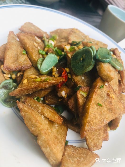 里外院腊八蒜煎灌肠图片