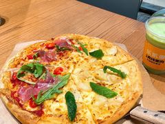 帕尔玛火腿披萨拼爆果肉金枕榴莲-乐凯撒披萨(卓悦汇店)