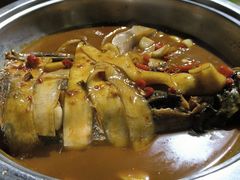 -国庆鱼头鱼尾馆(盛世华庭店)