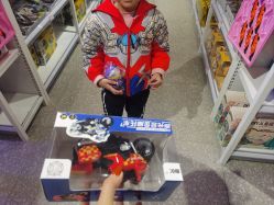 -嗨本可潮玩仓(大兴大悦春风里店)