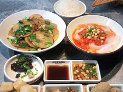 -野山舂·贵州现舂酸汤牛肉(民生路店)