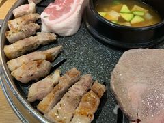 -江南猪肉商会无限续吃(弘大店)