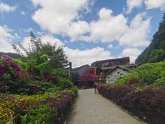 -高荡千年布依古寨旅游景区