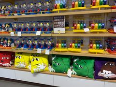 -m豆巧克力世界(上海世茂广场店)