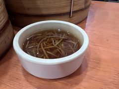 -莱莱小笼·乔艾