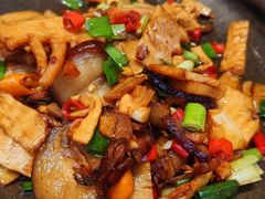 -阿瓦山寨·湘菜现炒·剁椒鱼头王(咸阳总店)